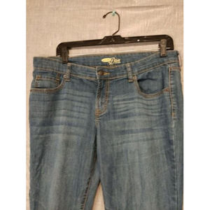 Old Navy The Diva Straight Leg Women's size 12 Long Med Wash Blue Denim Jeans